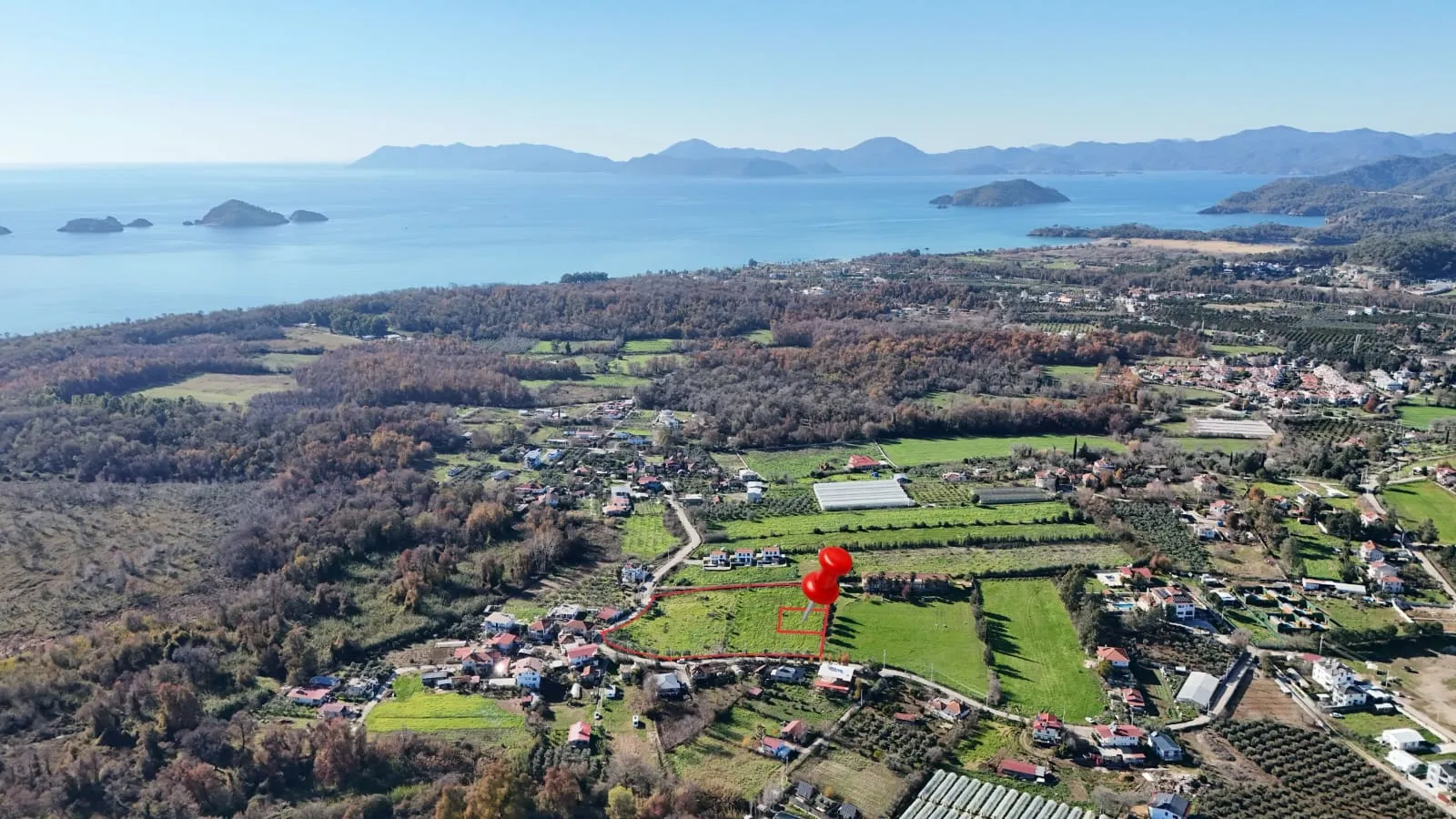 Fethiye Yanıklarda Köy Yerleşikde Villa Yapımına Uygun Deniz,Doğa Manzaralı Satılık 725m² Arsa Payı