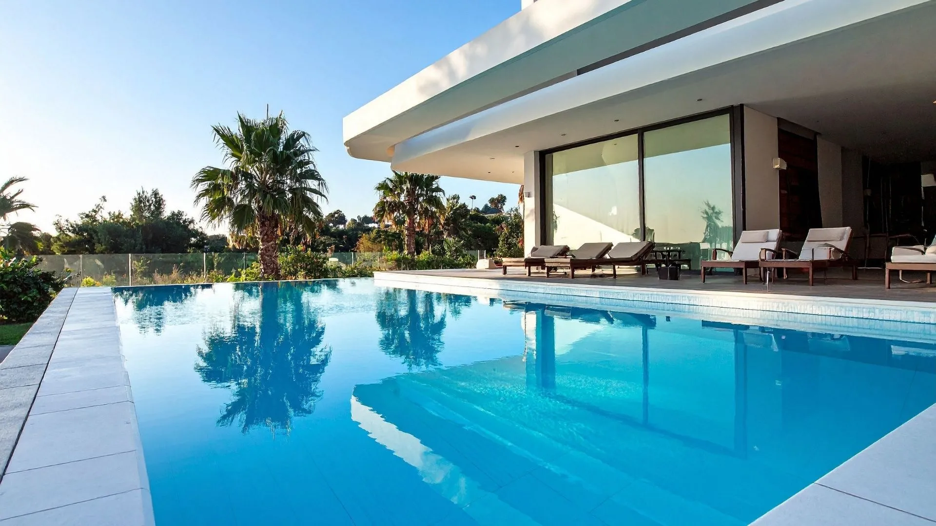 Genis Bahceli Mustakil Villa (RU)